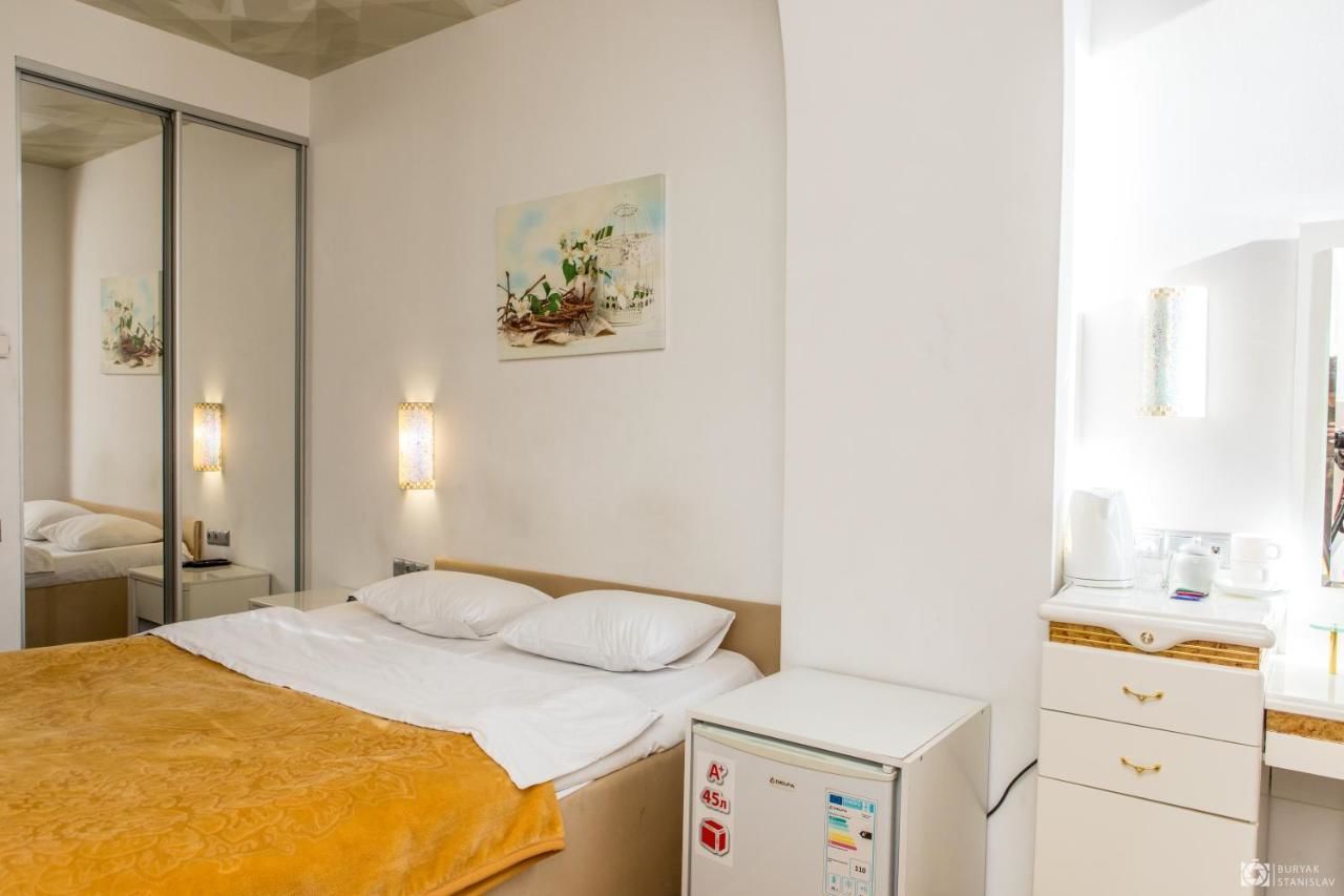 Отель Отель Seven Eleven в Мости Сити Днепр-13